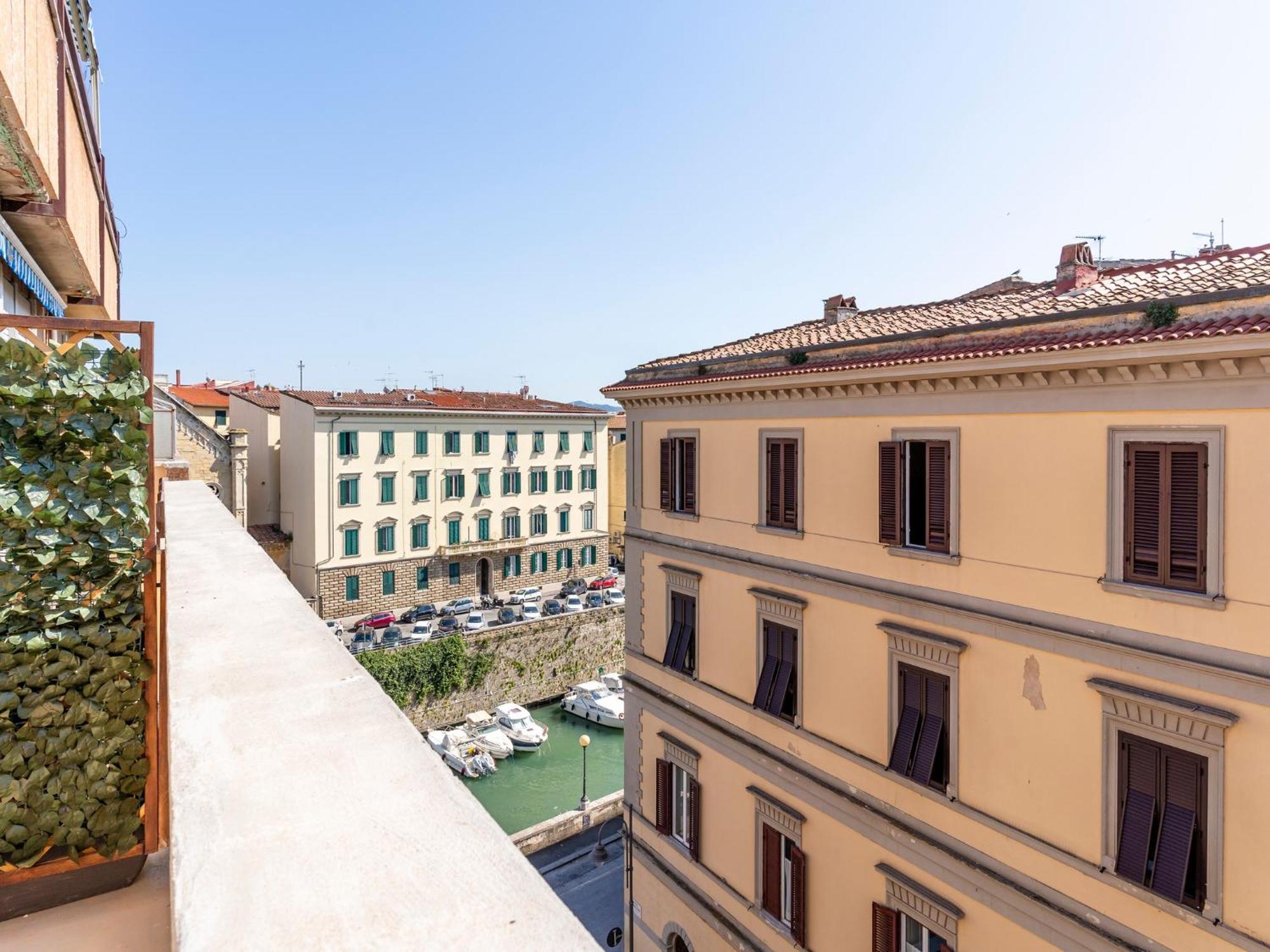 Livorno Central And Modern 2 Apts & 1 Room! エクステリア 写真